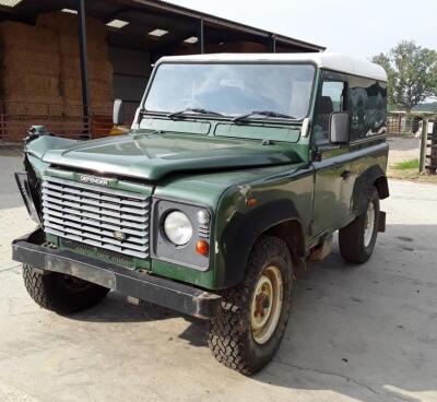 *A Land Rover Defender 90 TDS Diesel - 2