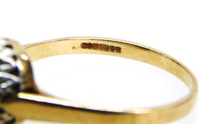 A 9ct gold dress ring - 2