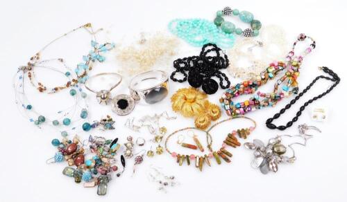 Various modern costume jewellery