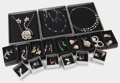 A quantity of modern costume jewellery