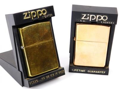 Various Zippo cigarette lighters - 3