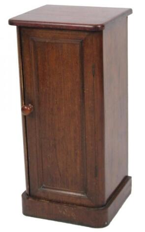 A Victorian mahogany pot cupboard