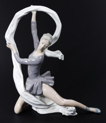 A Nao Lladro figure of a ballerina