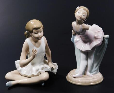 A Nao Lladro figure of a girl ballerina