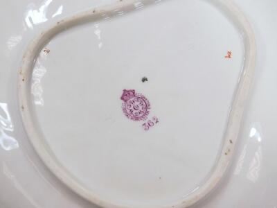 A Royal Worcester 362 pattern leaf shaped dish - 3