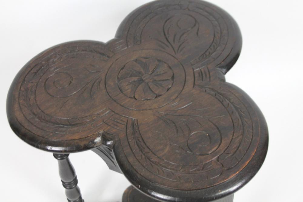 Antique clover deals leaf table