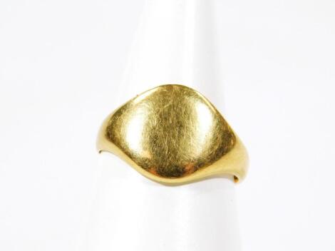 An 18ct gold signet ring