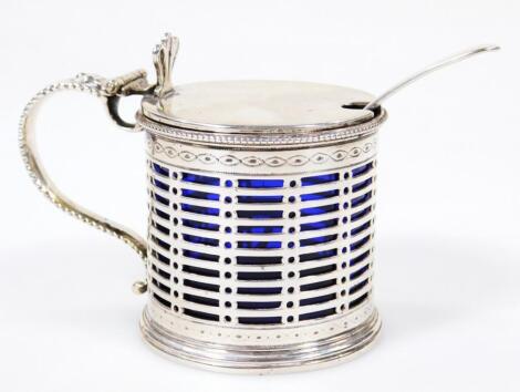 An Edwardian silver mustard pot