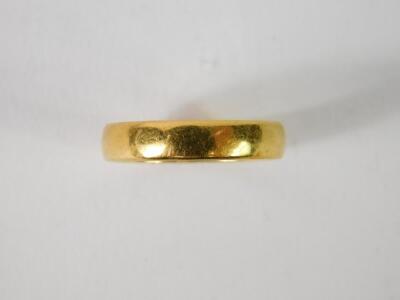 A 22ct gold wedding band