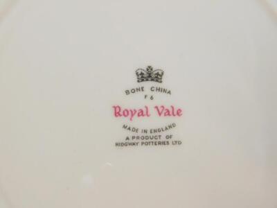 A Royal Vale porcelain tea service - 2