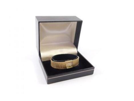 An Omega lady's 9ct gold cased wristwatch