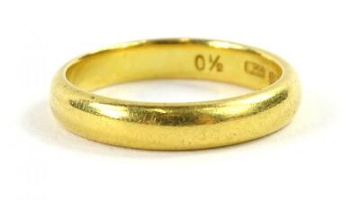 A 22ct gold wedding band