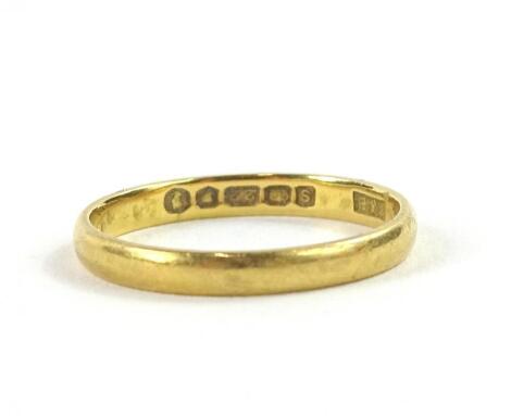 A 22ct gold wedding band