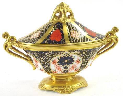 A Royal Crown Derby 1128 pattern two handled small tureen and cover