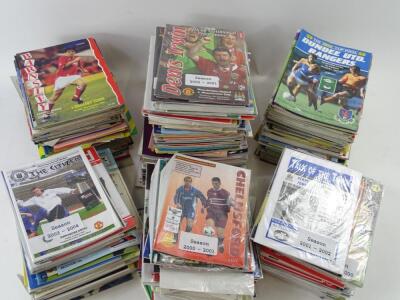 A quantity of Manchester United related magazines - 2