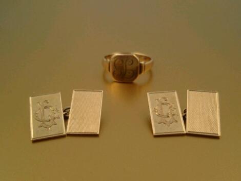 A 9ct gold signet ring and a pair of gold cufflinks