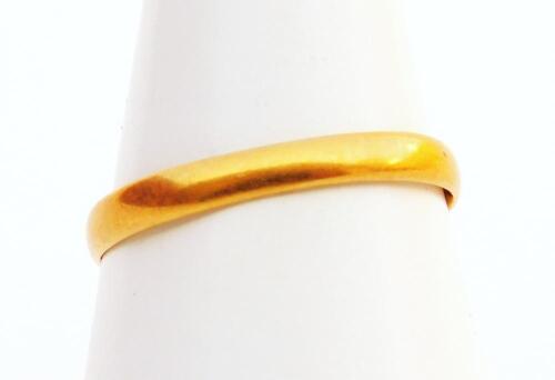 A 22ct gold wedding band