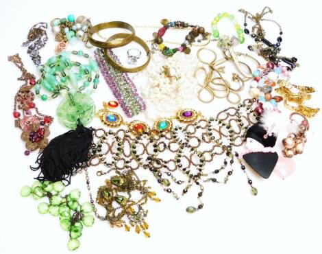 Various costume jewellery