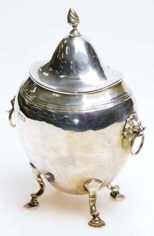 An Edwardian silver sugar box