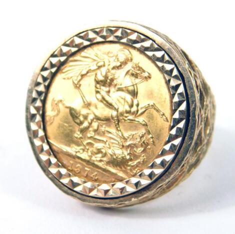 An Elizabeth II gold sovereign 1974 in a 9ct gold ring mount