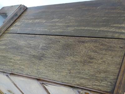 A mid 18thC walnut chest of drawers - 3