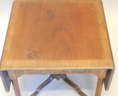 A 19thC mahogany Pembroke table - 3