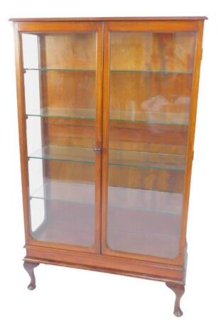 A mid 20thC mahogany cased bookcase