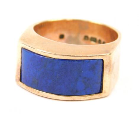 A 9ct gold and Lapis Lazuli signet ring