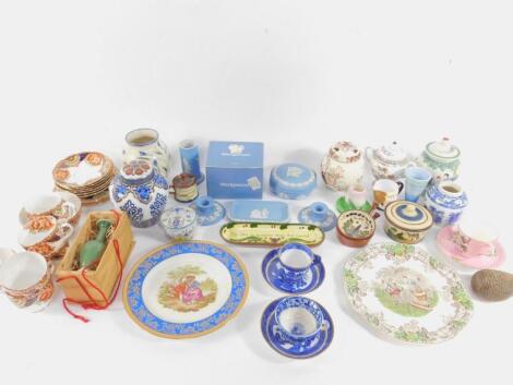 Ceramics including Wedgwood light blue jasperware