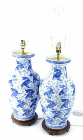 A pair of modern Chinese table lamps