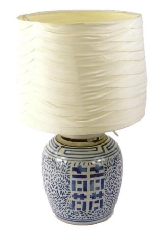 A Chinese porcelain ginger jar