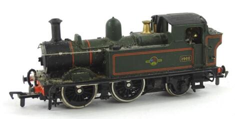 An Airfix locomotive number 1466 in green