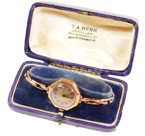 A 20thC ladies 9ct gold cased wristwatch