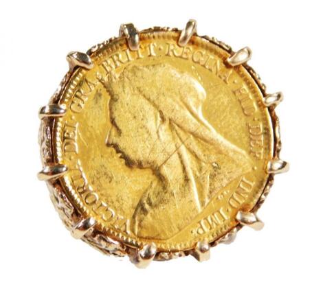 A Victorian gold 1895 half sovereign ring