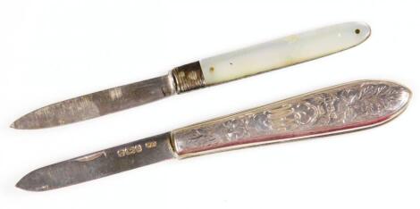 A George V silver fruit knife