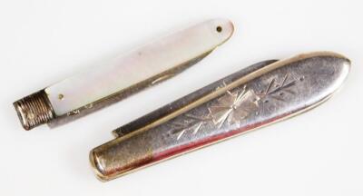 A George V silver fruit knife - 2