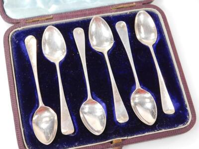 A set of six Victorian silver teaspoons - 2