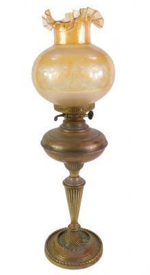 An early 20thC brass oil lamp