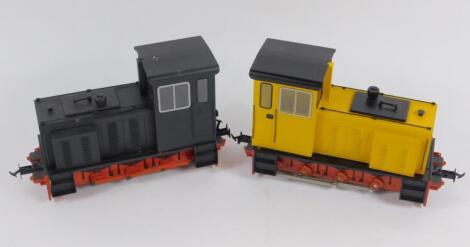 Two battery operated models of tank locomotives