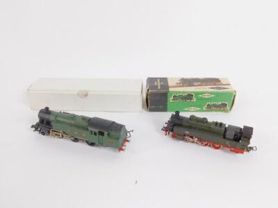 A Wrenn Railways OO/HO model of a GWR tank locomotive