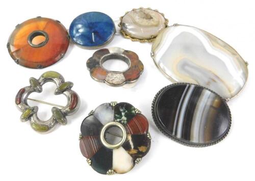 Various stone set brooches