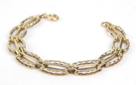 A 9ct gold bracelet