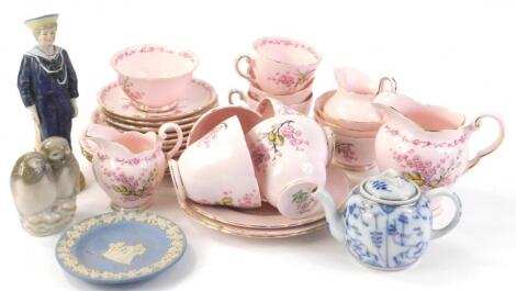 A Tuscan April Beauty pattern part tea service