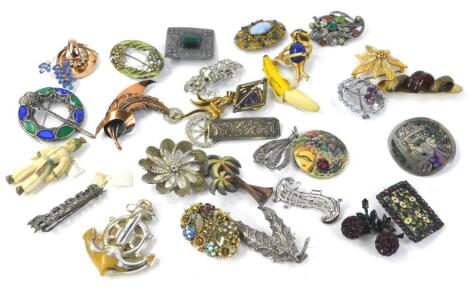 Costume jewellery brooches