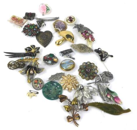 Costume jewellery brooches