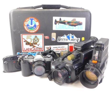 A quantity of cameras and cine cameras etc.