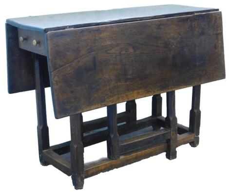 A late 17th/early 18thC oak drop leaf table