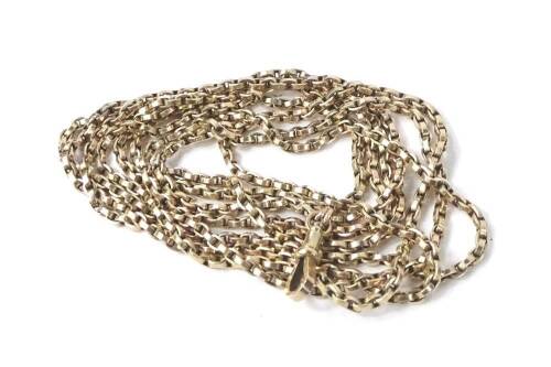 A 9ct gold longard chain, possibly 19thC, 33.6g approx 80cm overall.