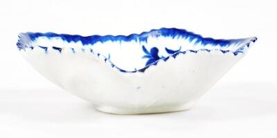 An 18thC Worcester porcelain blue and white pickle dish - 3