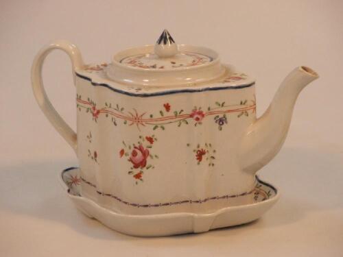 A 19thC Newhall porcelain teapot